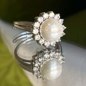 Srebrni prsten sa cirkonima i faux pearls kabakonom